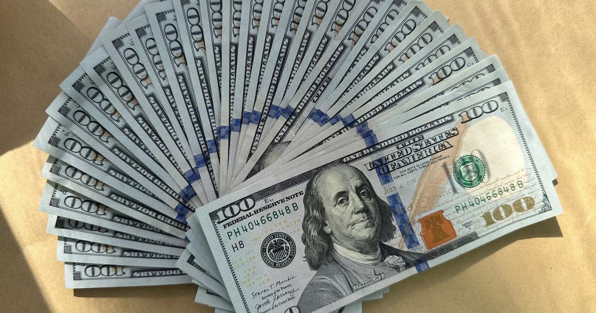 Қазақстанда доллар 450 теңгеден төмендеді