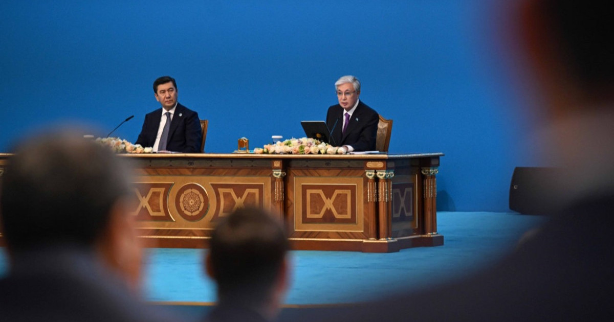 Тоқаев мәслихаттардың өкілеттігін мерзімінен бұрын тоқтату мәселесін көтерді