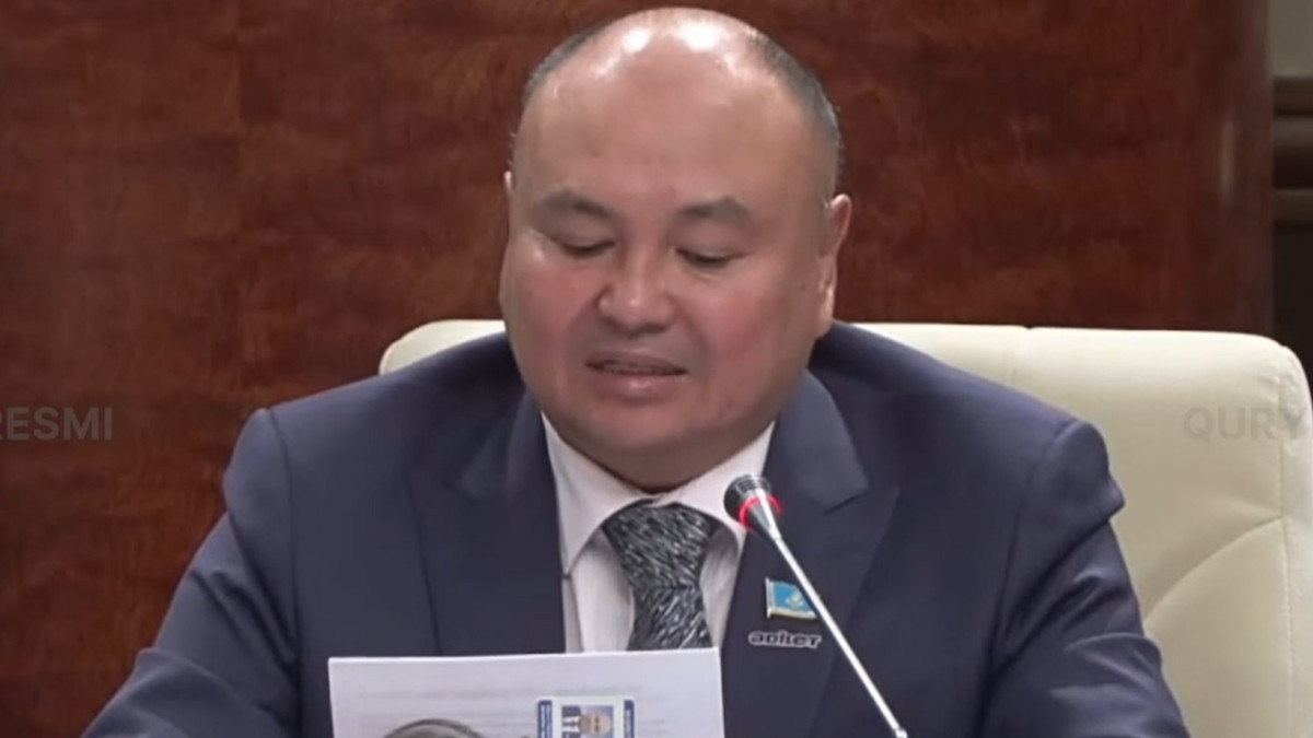 Депутат мектептерде амандасу әдебін енгіуді сұрады