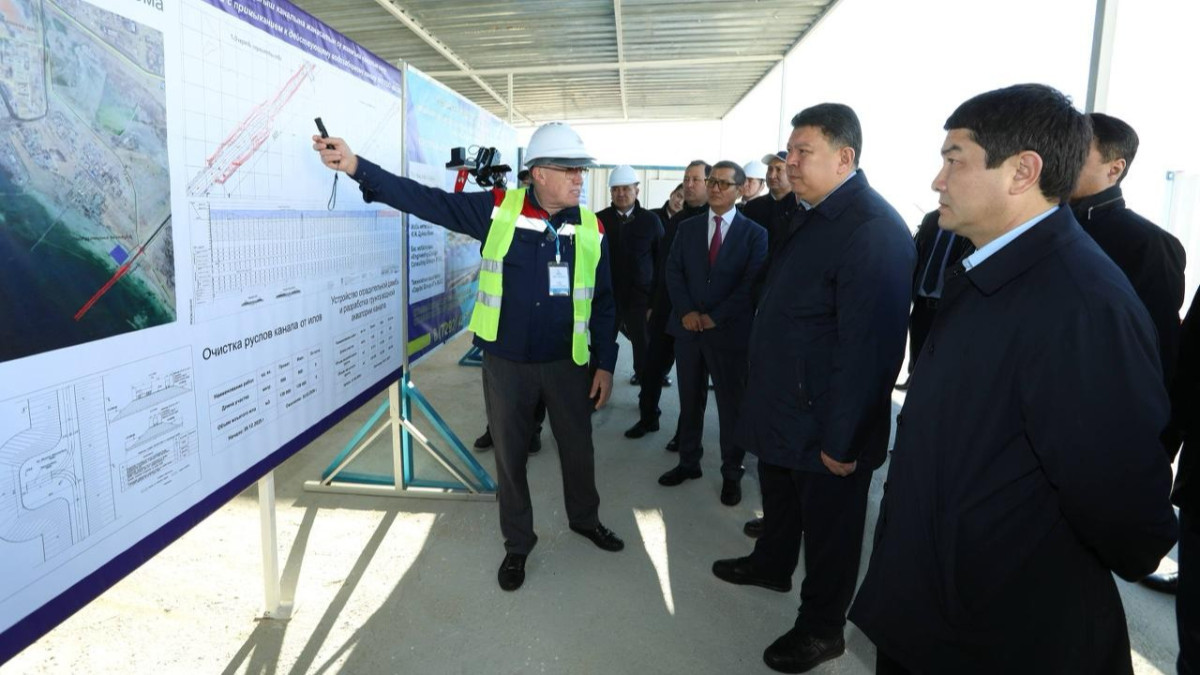 Қанат Бозымбаев Маңғыстаудағы инфрақұрылым жобаларын тексерді