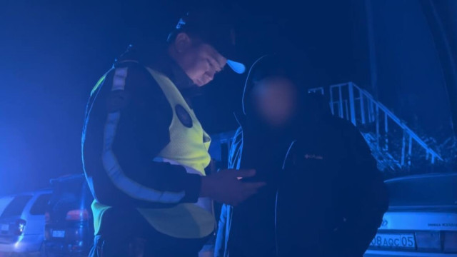 Алматы облысында камераға әдепсіз қимыл көрсеткен жүргізуші жауапқа тартылды