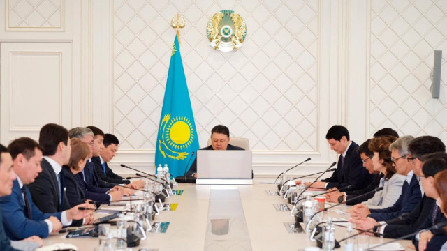 Бозымбаев коммуналдық желілерді жаңартуға банктерді тартуды тапсырды