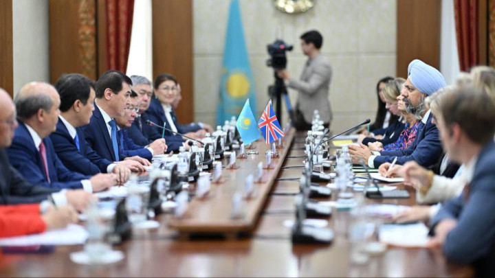 Құрылтайға Ұлыбритания парламентінің делегациясы келді