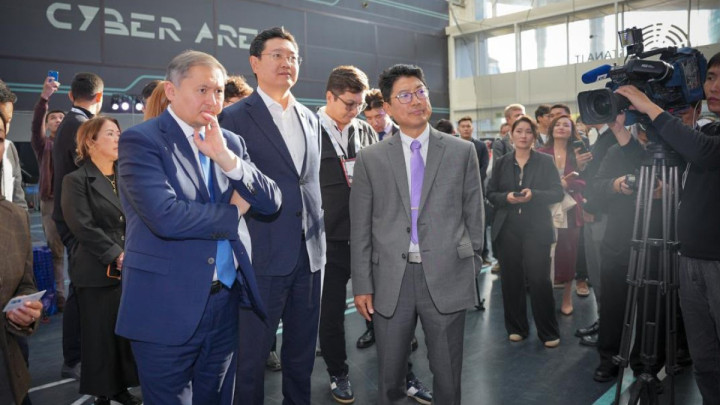 SDU студенттері оқу курстарын әзірлейтін AI-платформа жасады