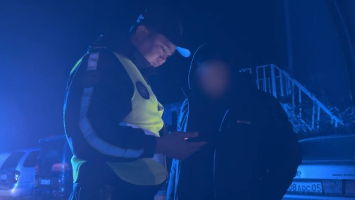 Алматы облысында камераға әдепсіз қимыл көрсеткен жүргізуші жауапқа тартылды